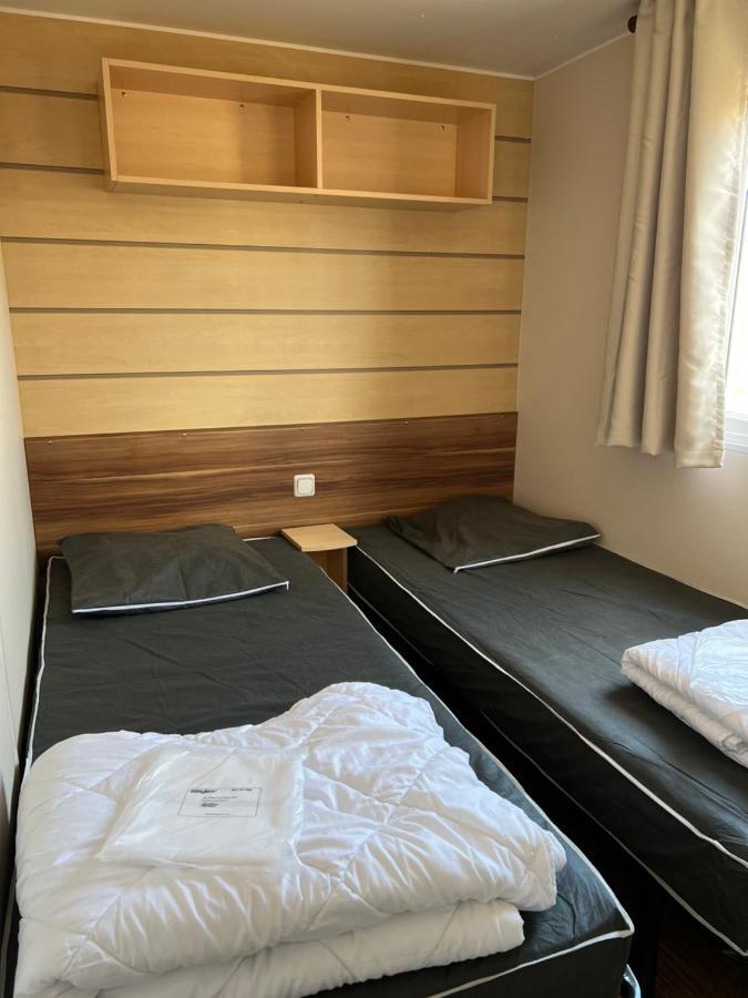 Mobilhome 4 Ca61 Vias Exterior photo